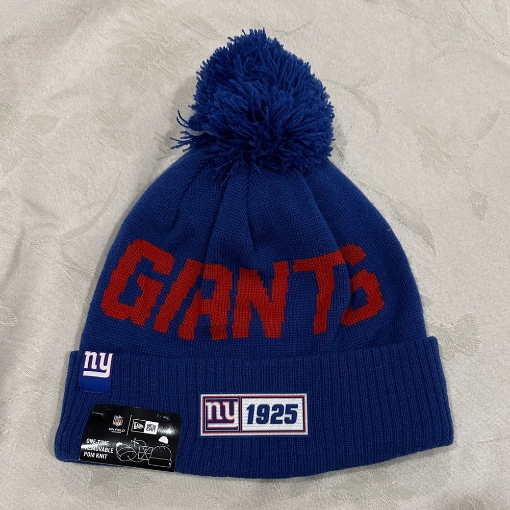 NWT New Era Blue and Red Giants Knit Beanie Official NFL Merchandise